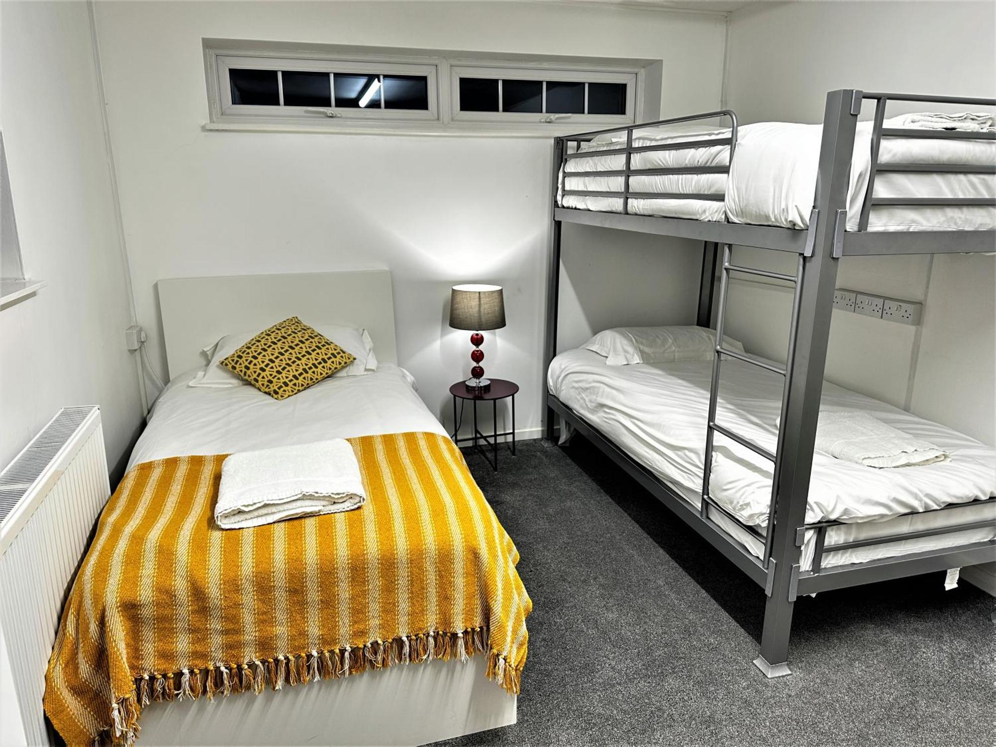 Kennedy Villa - 5 Bedroom House With Hot Tub, Wifi, Free Parkings, Close To Bicester Village מראה חיצוני תמונה