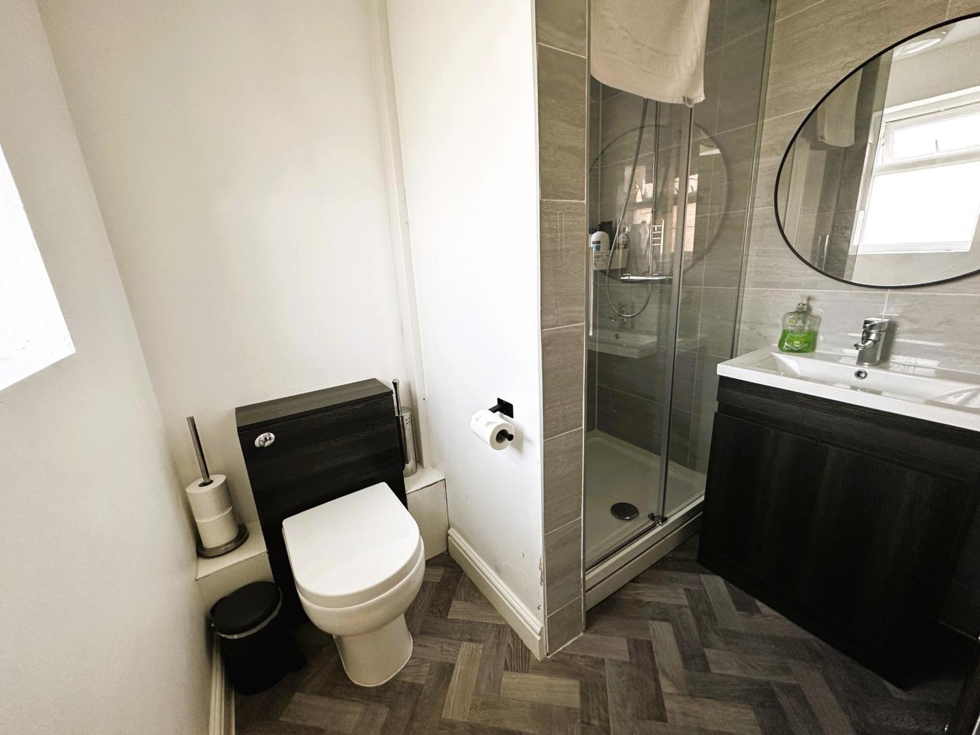 Kennedy Villa - 5 Bedroom House With Hot Tub, Wifi, Free Parkings, Close To Bicester Village מראה חיצוני תמונה
