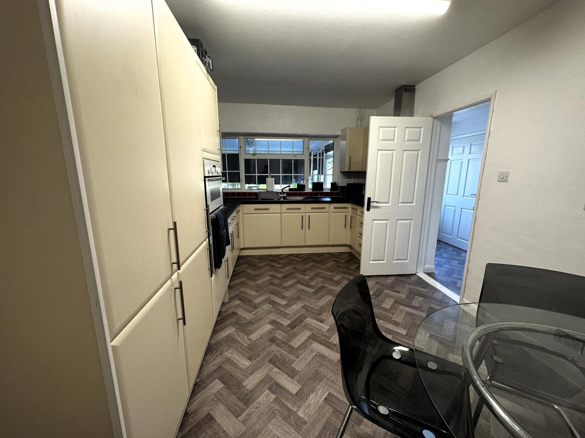 Kennedy Villa - 5 Bedroom House With Hot Tub, Wifi, Free Parkings, Close To Bicester Village מראה חיצוני תמונה