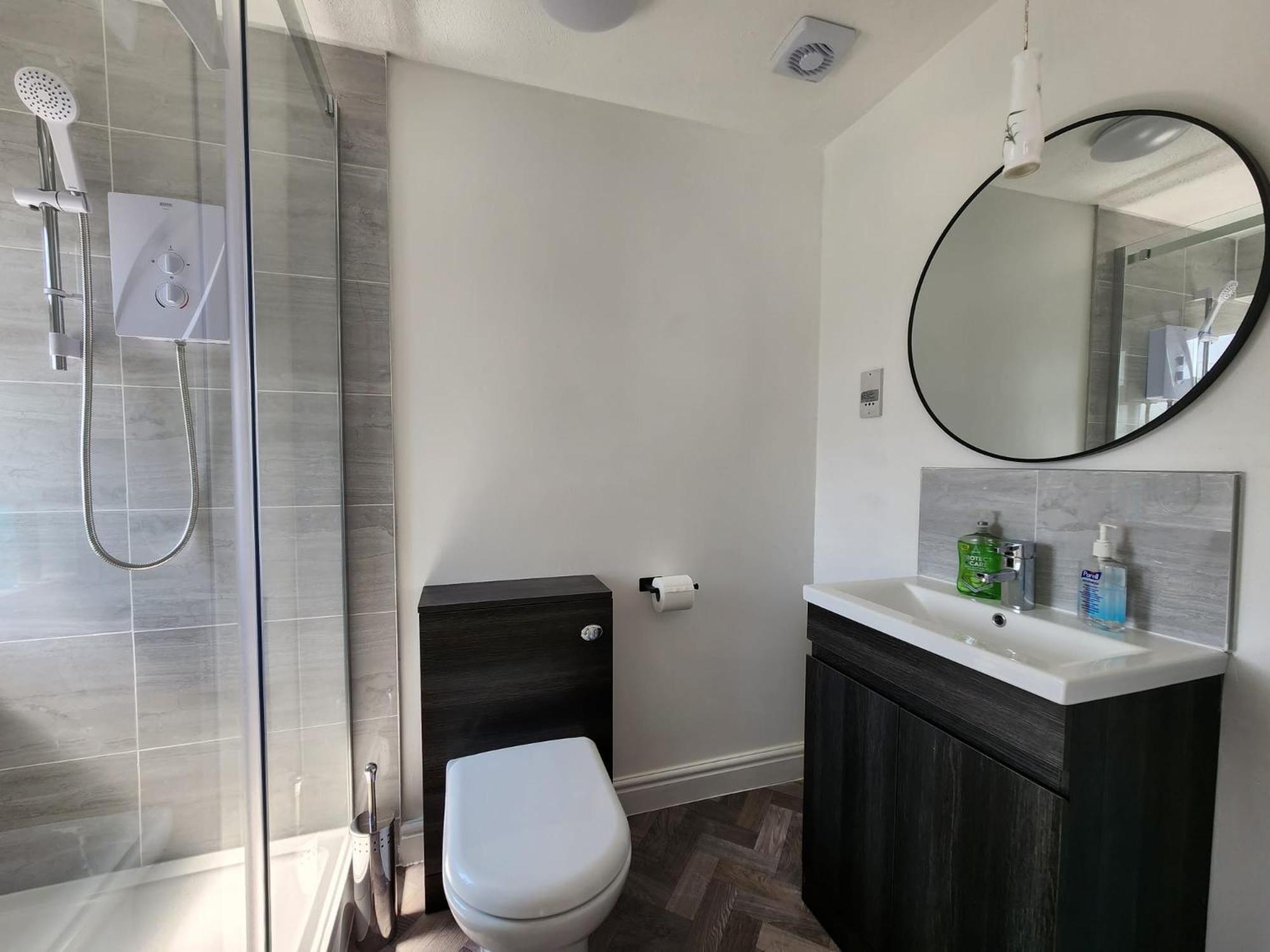 Kennedy Villa - 5 Bedroom House With Hot Tub, Wifi, Free Parkings, Close To Bicester Village מראה חיצוני תמונה