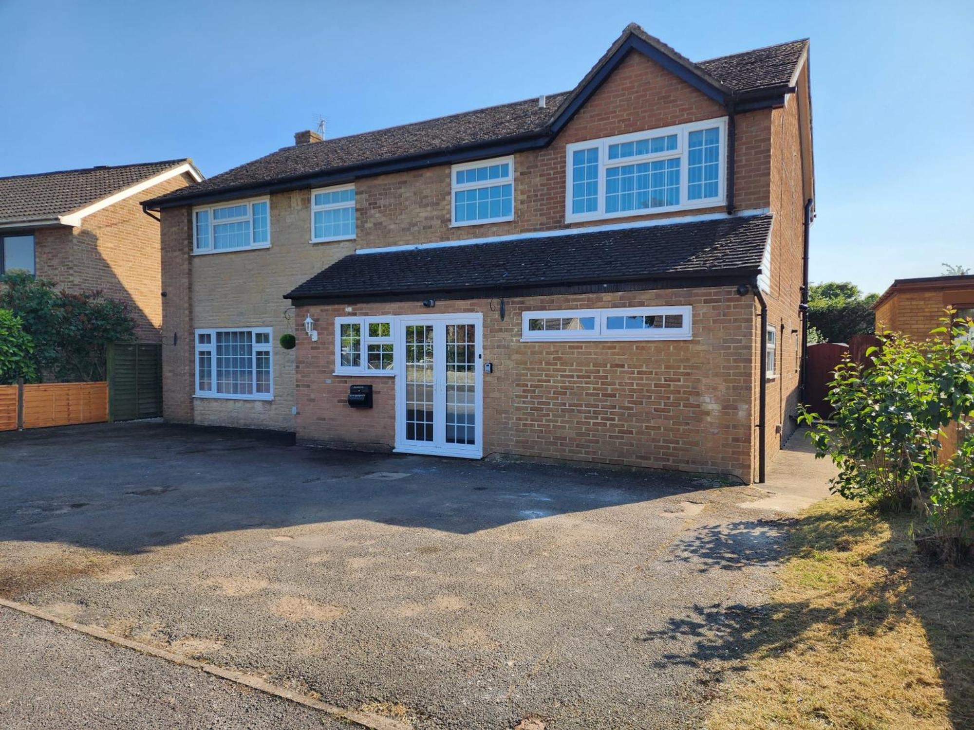 Kennedy Villa - 5 Bedroom House With Hot Tub, Wifi, Free Parkings, Close To Bicester Village מראה חיצוני תמונה