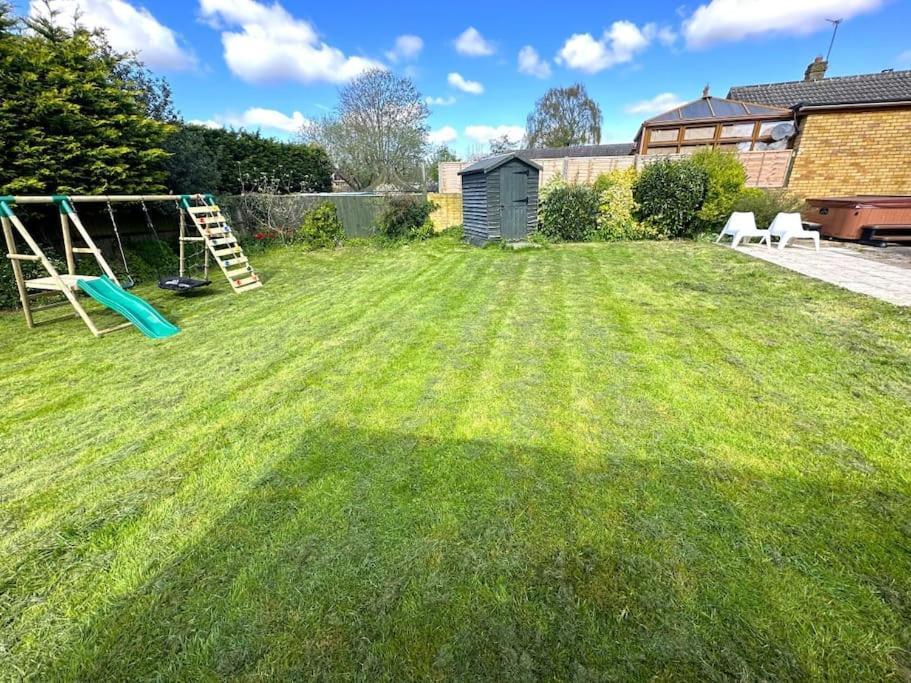 Kennedy Villa - 5 Bedroom House With Hot Tub, Wifi, Free Parkings, Close To Bicester Village מראה חיצוני תמונה
